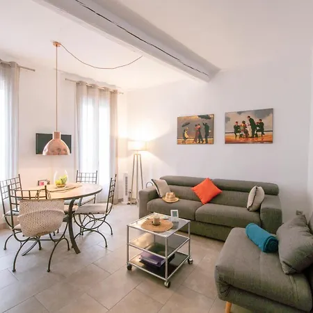 Oisivité Classée 3 étoiles Avec Terrasse, Climatisation Et Garage Appartement *