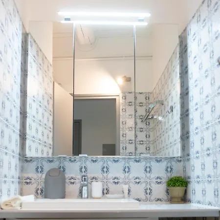 Oisivité Classée 3 étoiles Avec Terrasse, Climatisation Et Garage * Montpellier